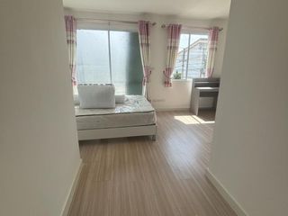 Reihenhaus zur Miete mit 4 Zimmer in Prawet, Bangkok