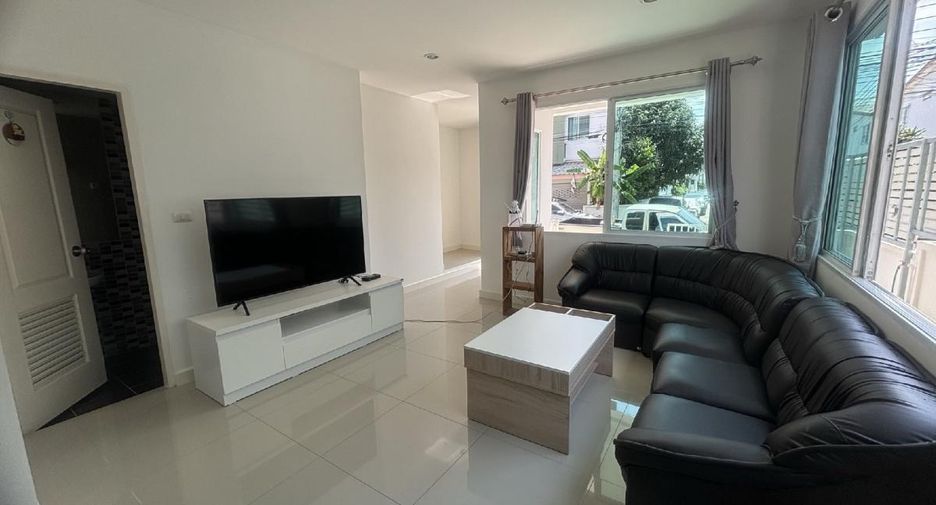 For rent 4 bedrooms townhouse in Prawet, Bangkok