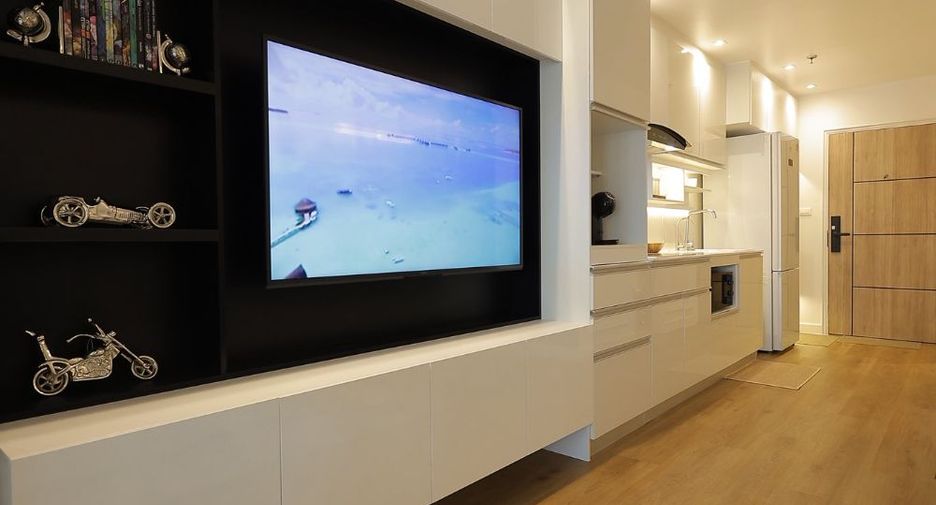 For rent and for sale 1 bed condo in Watthana, Bangkok