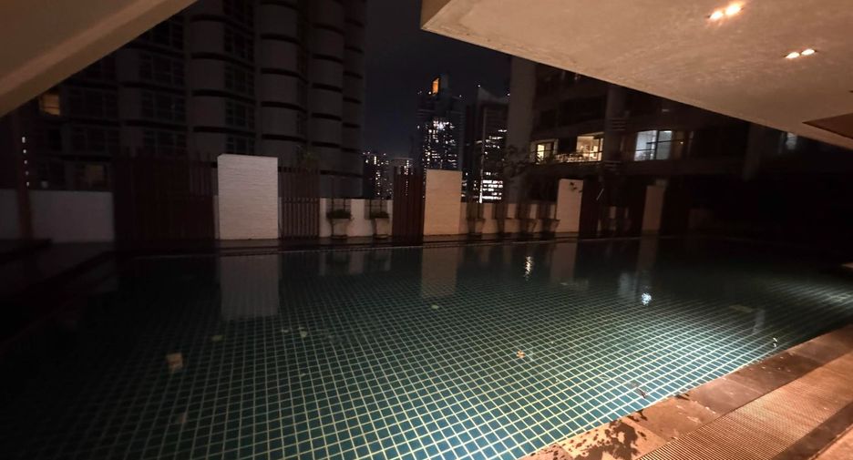 For rent and for sale 1 bed condo in Watthana, Bangkok