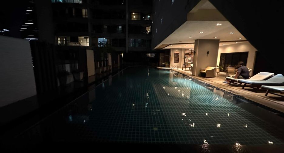 For rent and for sale 1 bed condo in Watthana, Bangkok