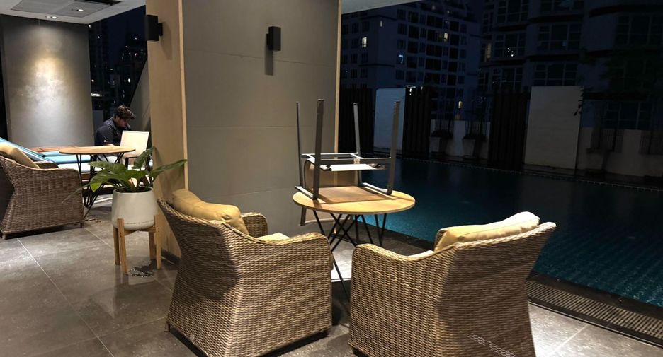 For rent and for sale 1 bed condo in Watthana, Bangkok