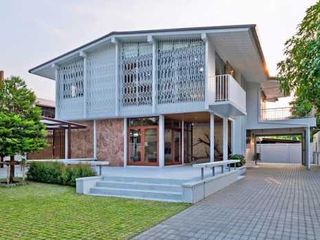 For rent 4 Beds house in Watthana, Bangkok