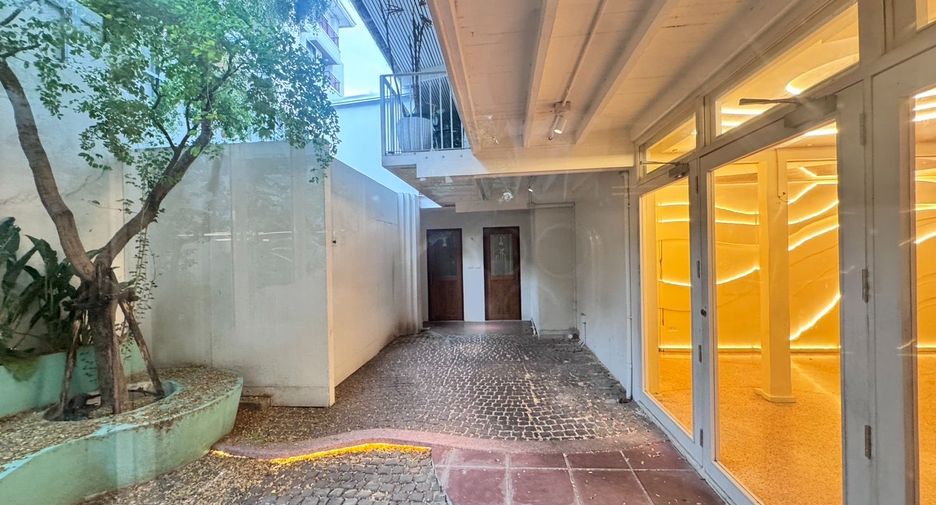 For rent retail Space in Phaya Thai, Bangkok
