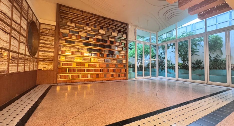 For rent retail Space in Phaya Thai, Bangkok
