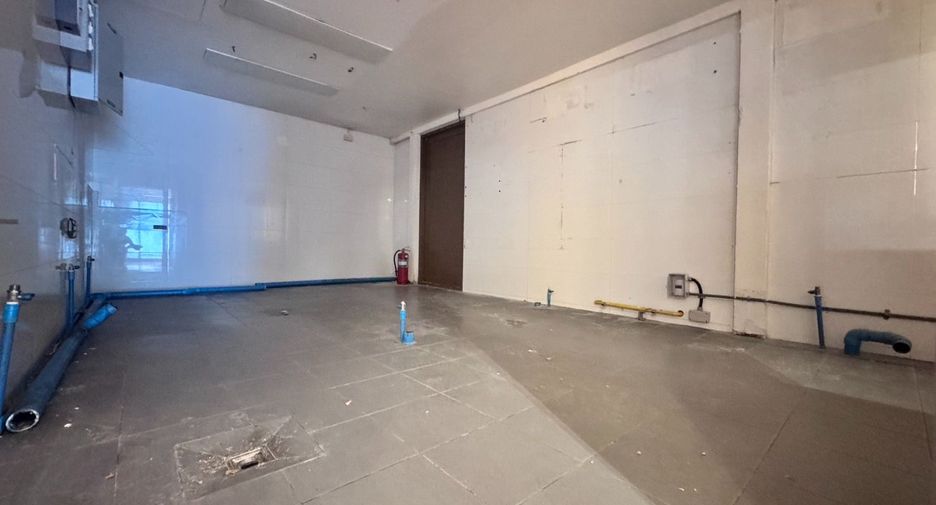 For rent retail Space in Phaya Thai, Bangkok