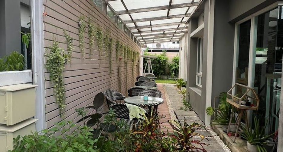 For rent and for sale 3 bedrooms house in Lak Si, Bangkok