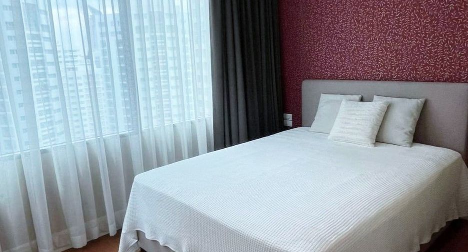 For sale 3 bedrooms condo in Khlong Toei, Bangkok