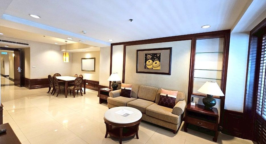 À louer 2 chambres appartement avec services à Watthana, Bangkok