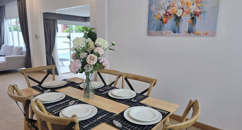 For rent and for sale 4 bedrooms villa in Mueang Chiang Mai, Chiang Mai