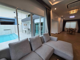 Villa en alquiler y en venta de 4 habitaciones en Mueang Chiang Mai, Chiang Mai