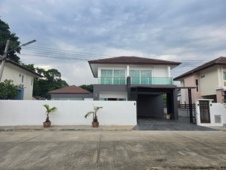 Villa en alquiler y en venta de 4 habitaciones en Mueang Chiang Mai, Chiang Mai