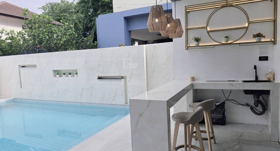 For rent and for sale 4 bedrooms villa in Mueang Chiang Mai, Chiang Mai