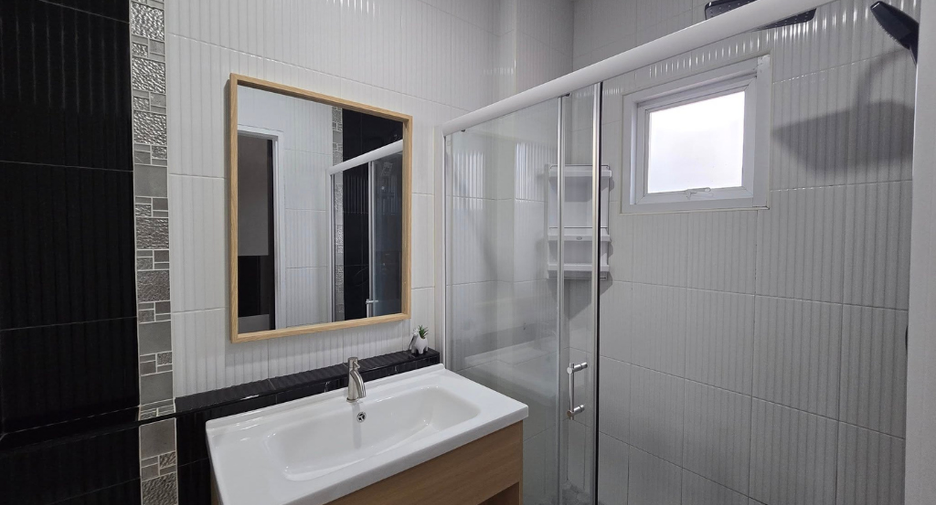For rent and for sale 4 bedrooms villa in Mueang Chiang Mai, Chiang Mai