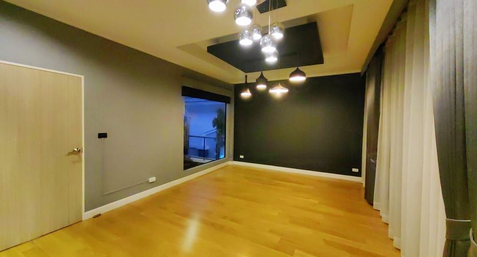 For sale 6 ベッドルーム house in Bang Kapi, Bangkok