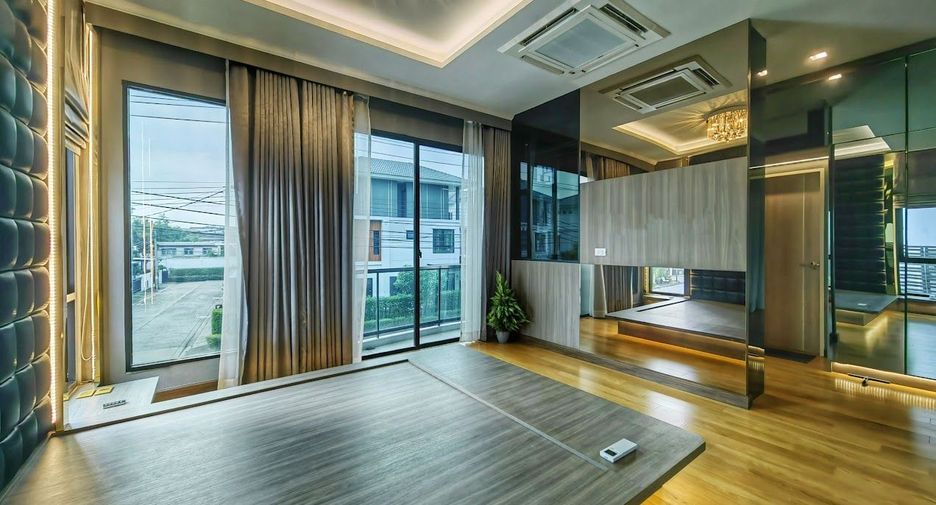 For sale 6 ベッドルーム house in Bang Kapi, Bangkok