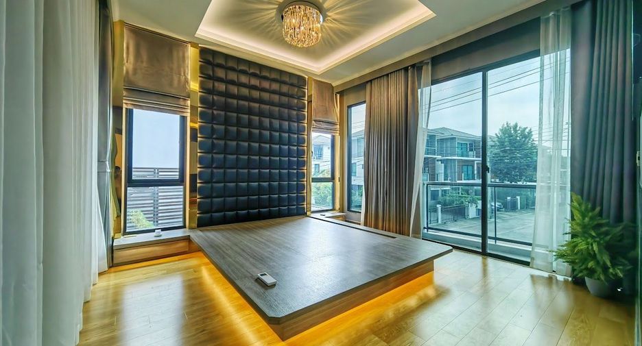 For sale 6 ベッドルーム house in Bang Kapi, Bangkok