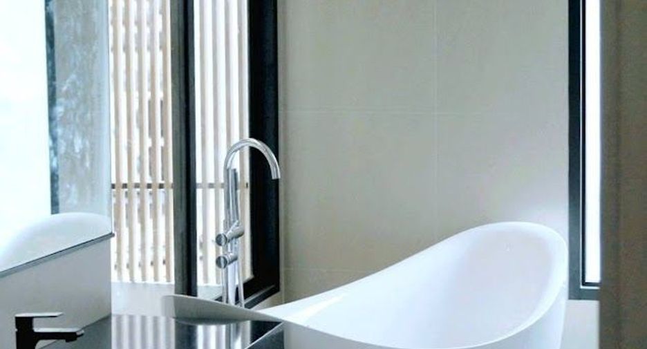 For sale 3 bedrooms house in Phra Khanong, Bangkok