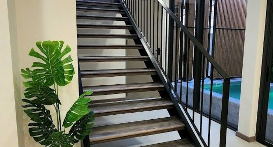 For sale 3 bedrooms house in Phra Khanong, Bangkok
