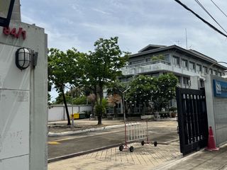 ให้เช่า 10 ห้องนอน ออฟฟิศ ใน บางกะปิ, กรุงเทพฯ