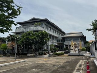 ให้เช่า 10 ห้องนอน ออฟฟิศ ใน บางกะปิ, กรุงเทพฯ