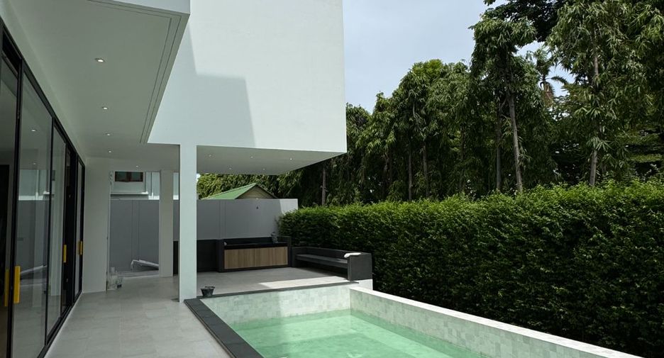 Haus zur Miete mit 4 Zimmer in Bang Kapi, Bangkok