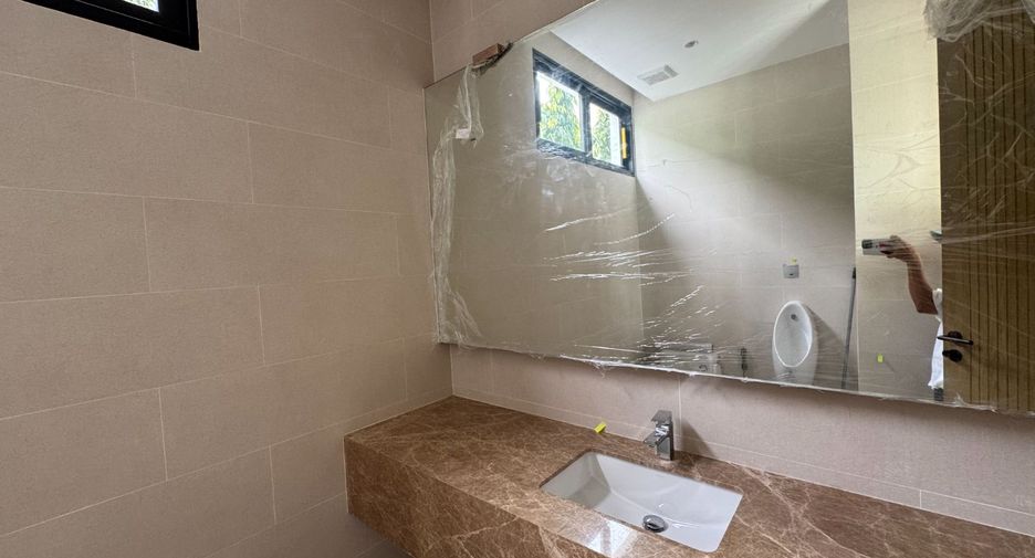 Haus zur Miete mit 4 Zimmer in Bang Kapi, Bangkok
