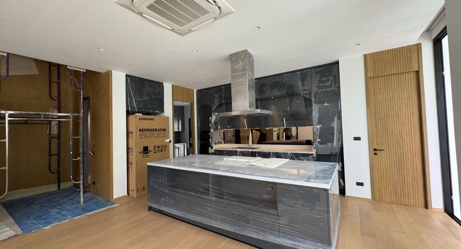 Haus zur Miete mit 4 Zimmer in Bang Kapi, Bangkok