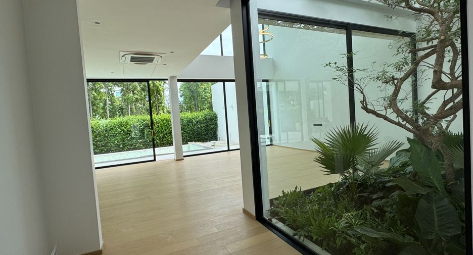 Haus zur Miete mit 4 Zimmer in Bang Kapi, Bangkok