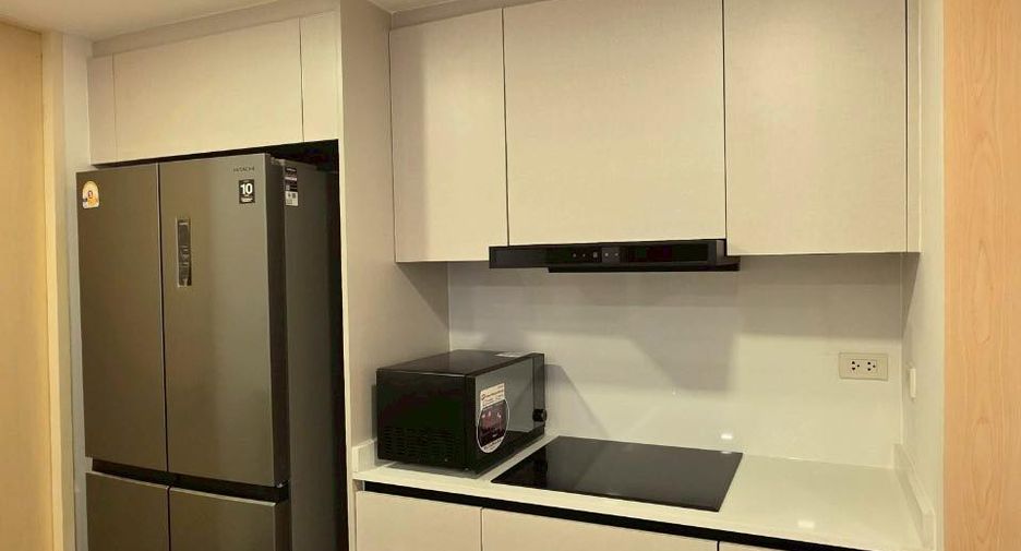 For rent 2 bedrooms condo in Pathum Wan, Bangkok