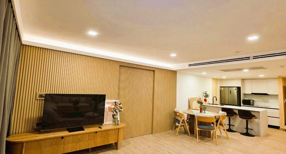 For rent 2 bedrooms condo in Pathum Wan, Bangkok