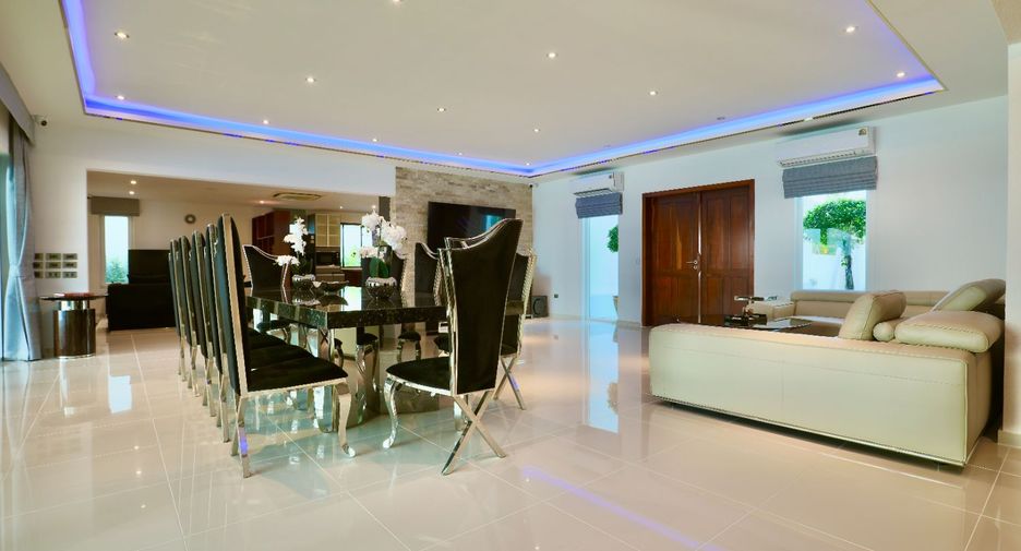 Villa en venta de 4 habitaciones en Bang Lamung, Chonburi