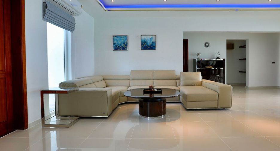 Villa en venta de 4 habitaciones en Bang Lamung, Chonburi