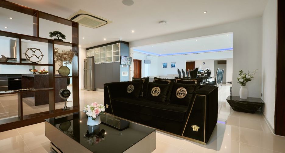 Villa en venta de 4 habitaciones en Bang Lamung, Chonburi