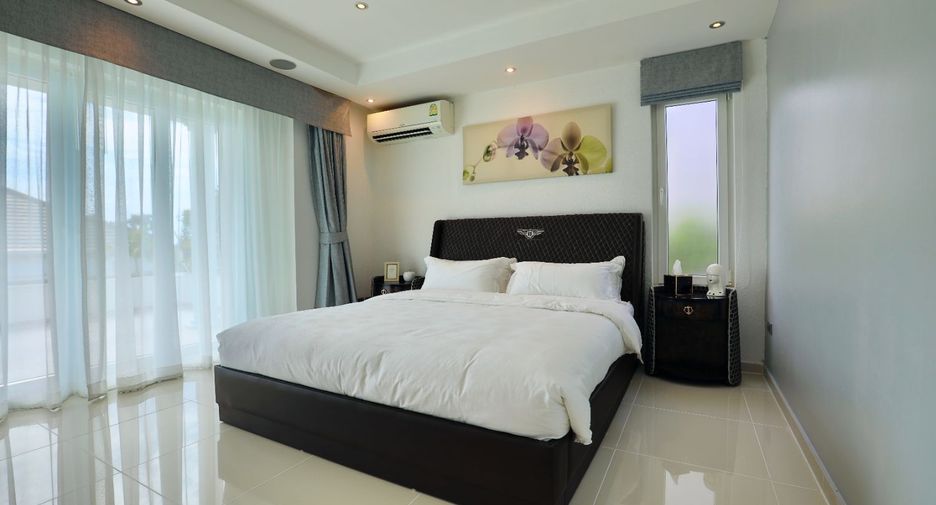 Villa en venta de 4 habitaciones en Bang Lamung, Chonburi