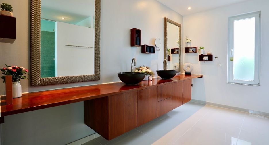 Villa en venta de 4 habitaciones en Bang Lamung, Chonburi