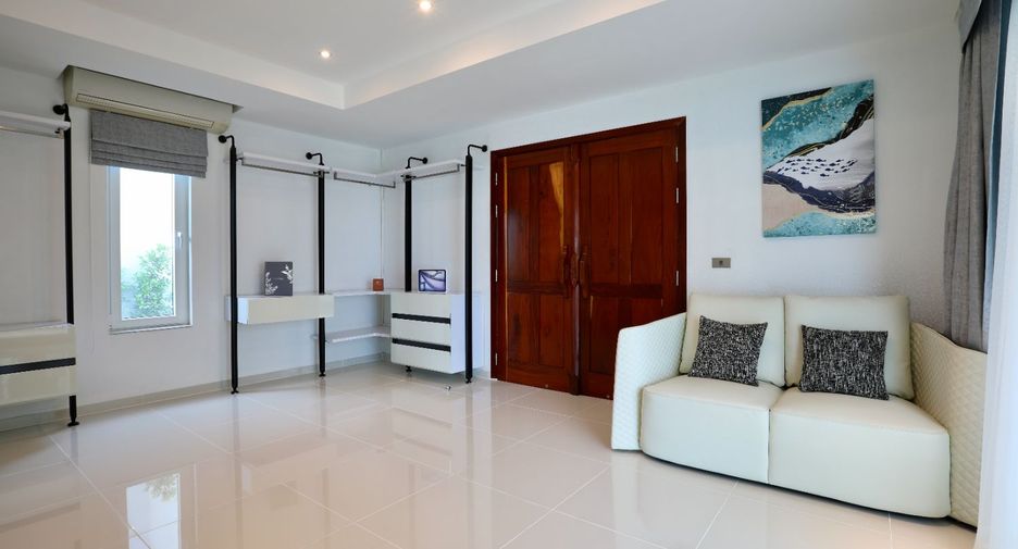 Villa en venta de 4 habitaciones en Bang Lamung, Chonburi