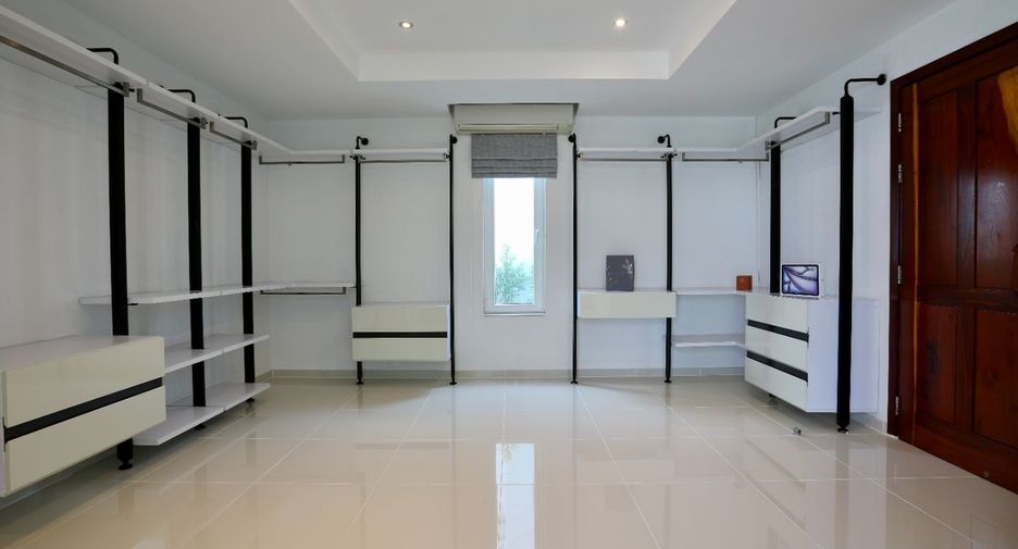 Villa en venta de 4 habitaciones en Bang Lamung, Chonburi