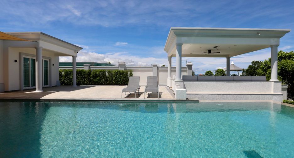 Villa en venta de 4 habitaciones en Bang Lamung, Chonburi