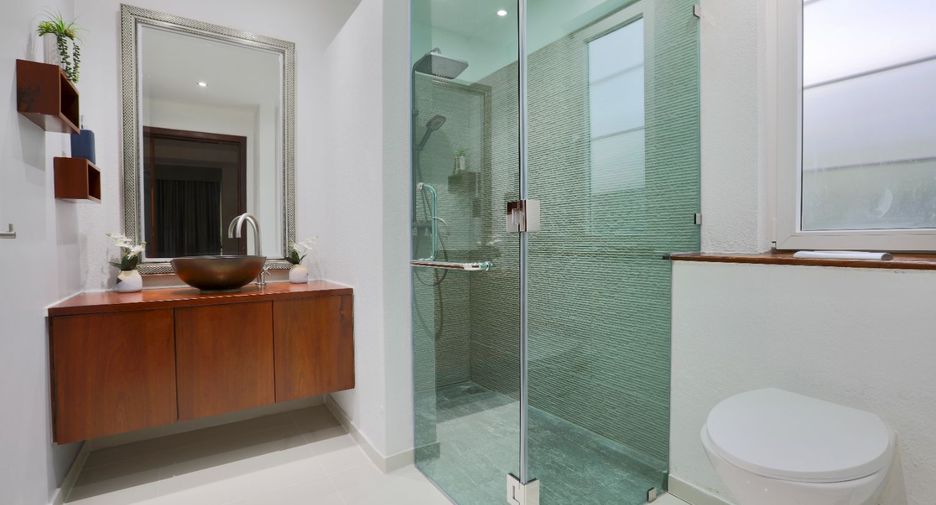 Villa en venta de 4 habitaciones en Bang Lamung, Chonburi