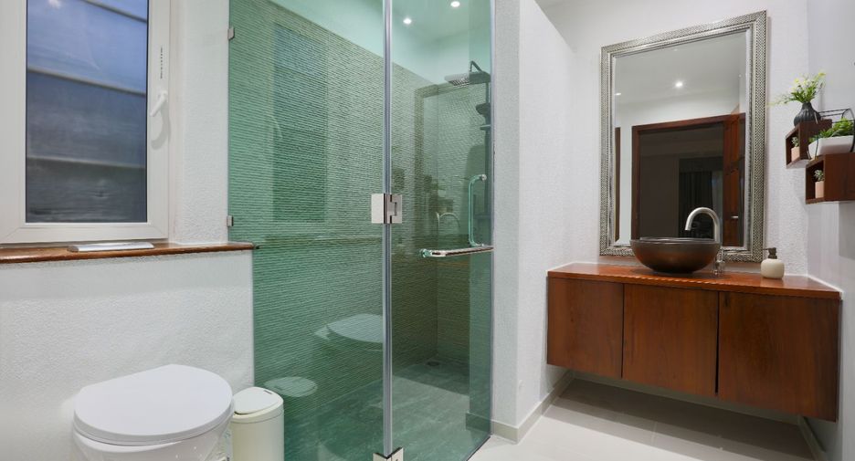Villa en venta de 4 habitaciones en Bang Lamung, Chonburi