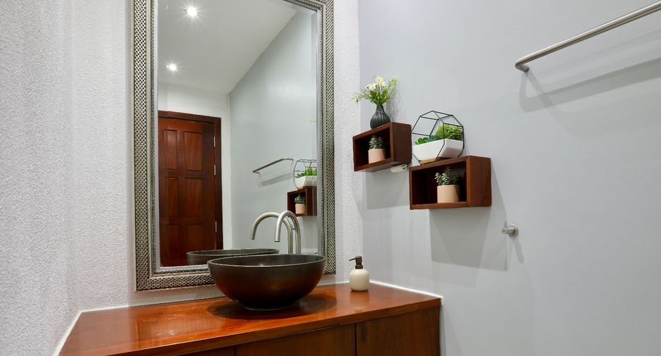 Villa en venta de 4 habitaciones en Bang Lamung, Chonburi