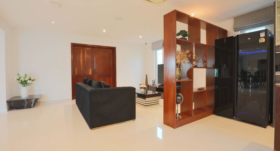 Villa en venta de 4 habitaciones en Bang Lamung, Chonburi