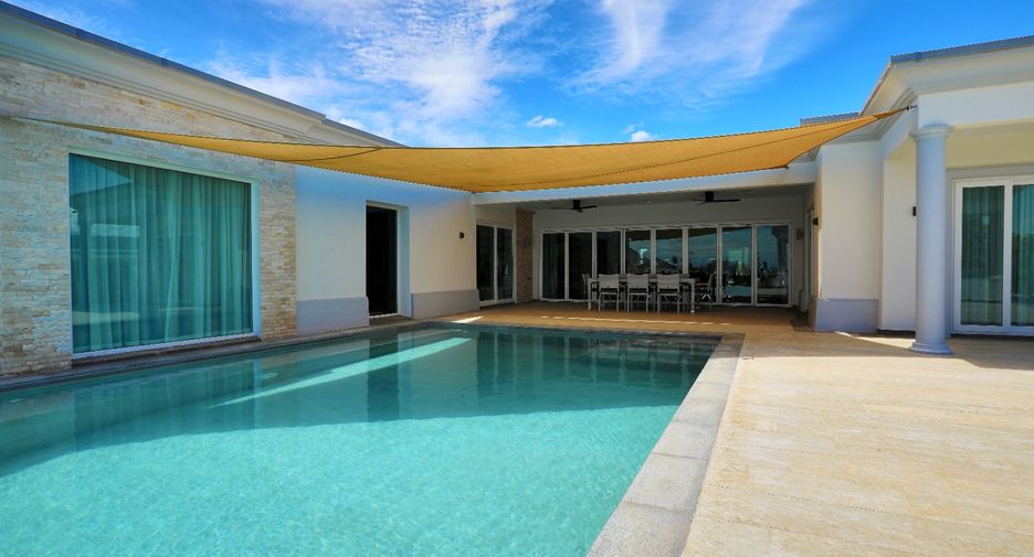 Villa en venta de 4 habitaciones en Bang Lamung, Chonburi