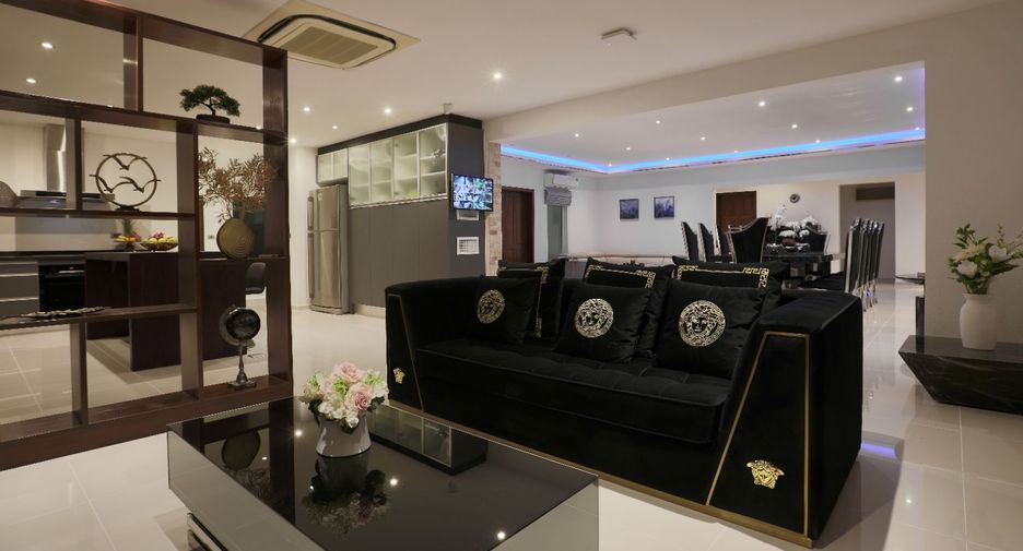 Villa en venta de 4 habitaciones en Bang Lamung, Chonburi