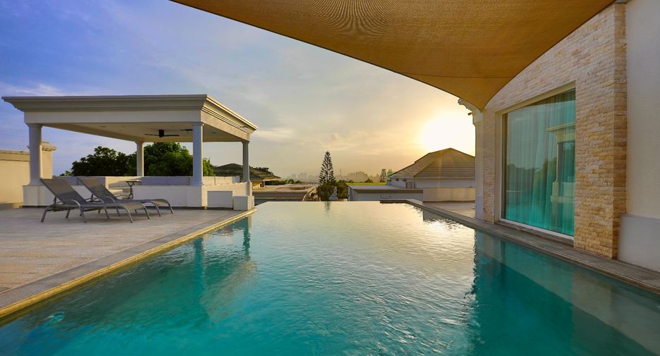 Villa en venta de 4 habitaciones en Bang Lamung, Chonburi