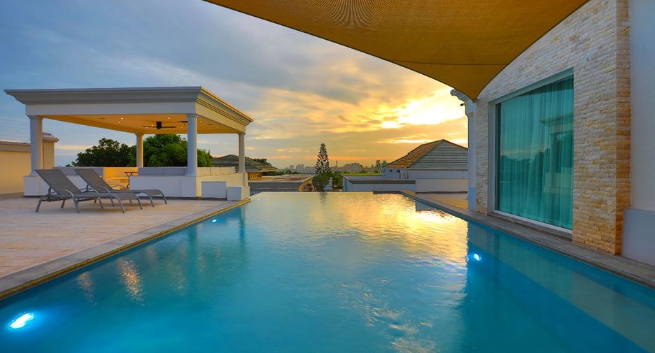 Villa en venta de 4 habitaciones en Bang Lamung, Chonburi