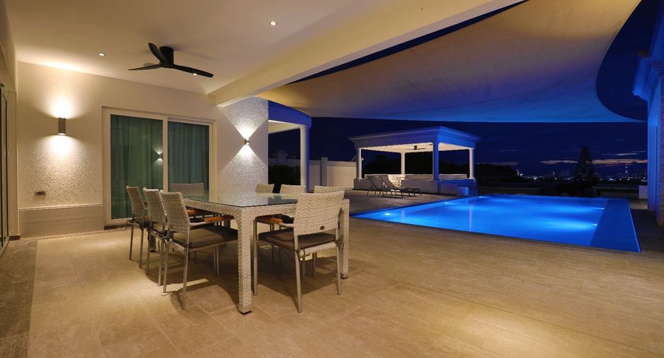 Villa en venta de 4 habitaciones en Bang Lamung, Chonburi