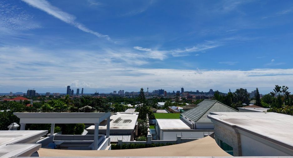 Villa en venta de 4 habitaciones en Bang Lamung, Chonburi