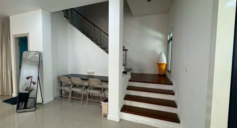 Casa adosada en venta de 3 habitaciones en Chatuchak, Bangkok